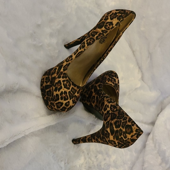 Charlotte Russe Shoes - Charlotte Russe leopard heels
